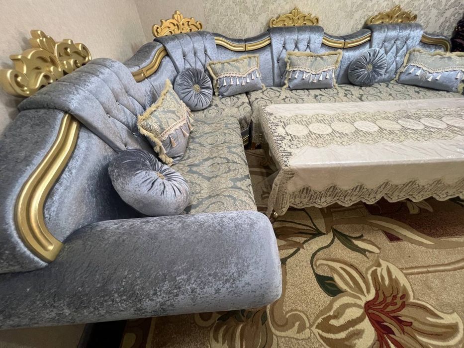 Уголов для гостинной