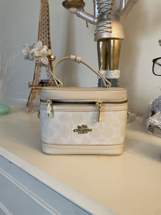 Маленькая Сумка коач