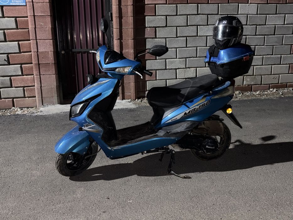 Скутер 150 куб M8 -150