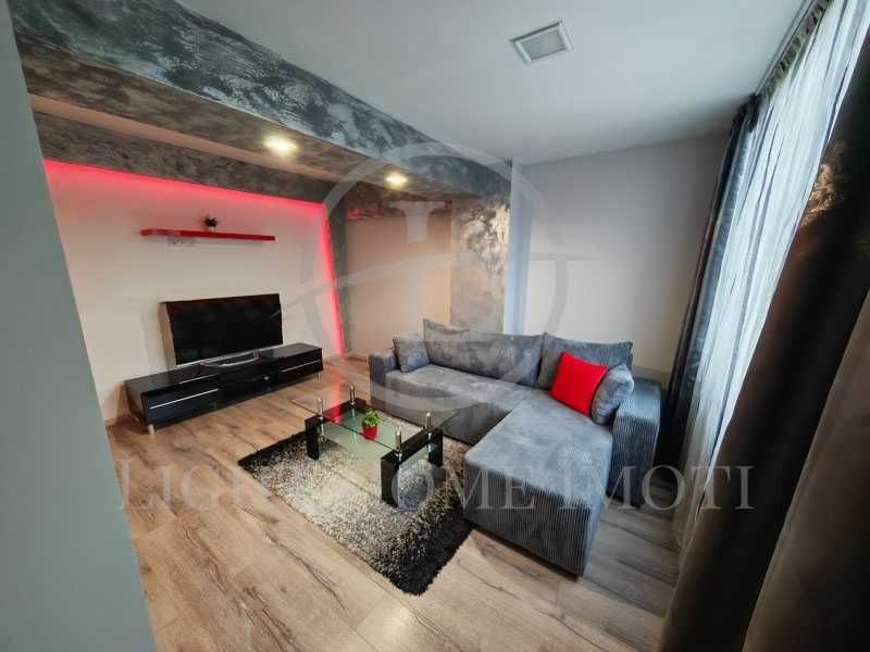 Продава се Тристаен апартамент в Пловдив, Кючук Париж - 55 кв.м за 1324 €/кв.м - Снимка #1