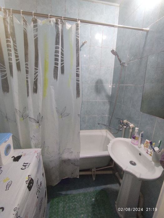 Оҳангаронда 2 хонали квартира сотилади