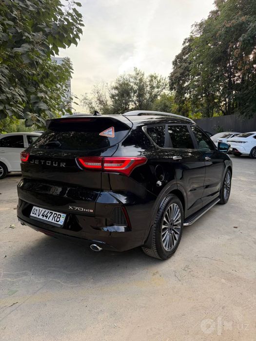 Срочно продается машина Jetour X70 flagship eng fulli