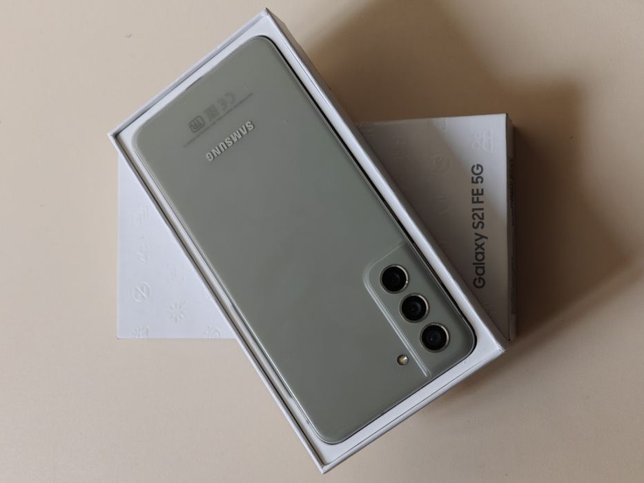 Samsung S21 FE 128 gb Ram 6 5G полный комплект