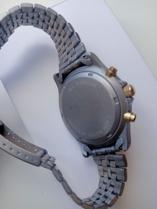 Vintage титаниев ръчен часовник