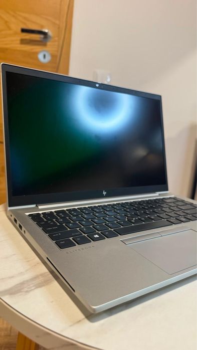 Laptop hp i5 achizitionat acuma 6 luni