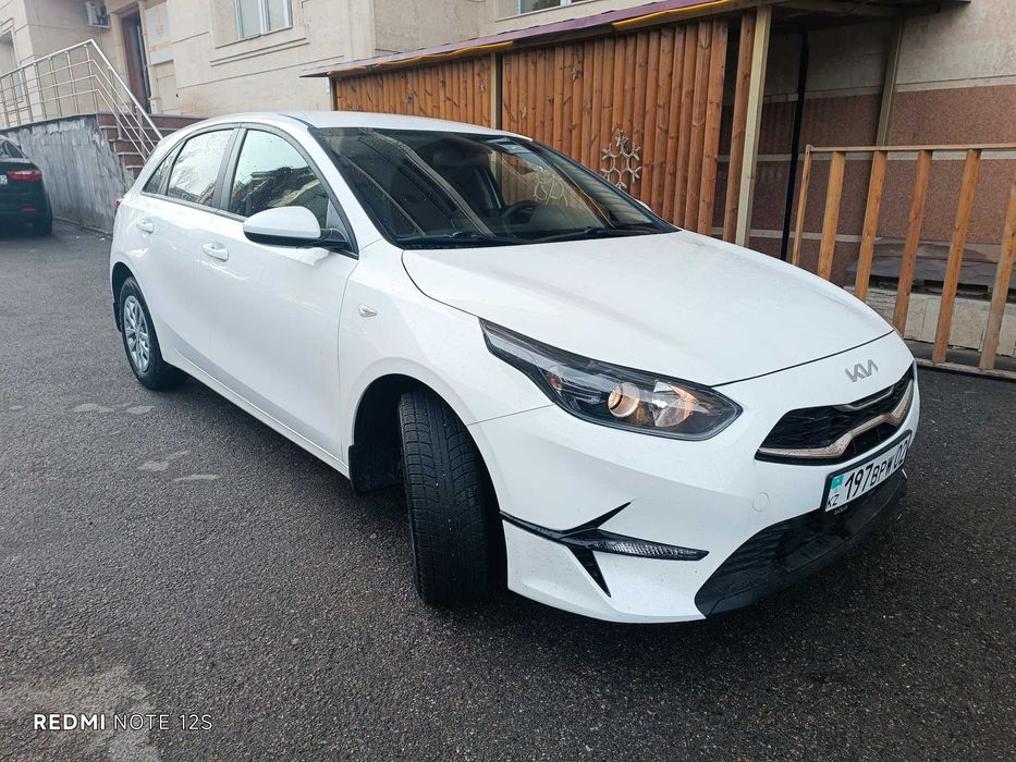 Продам Kia Ceed хэтчбек