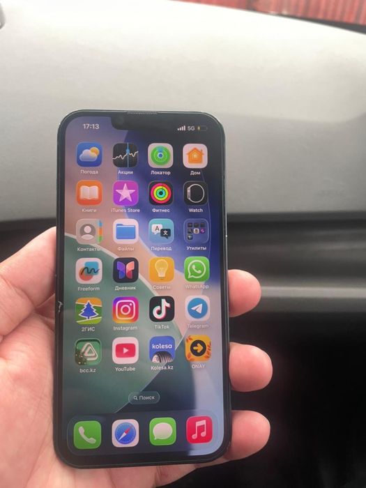 Продам Айфон 13.