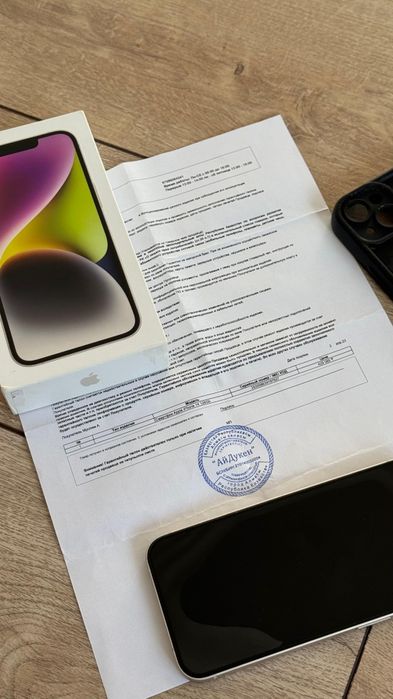 Продам Айфон 14.