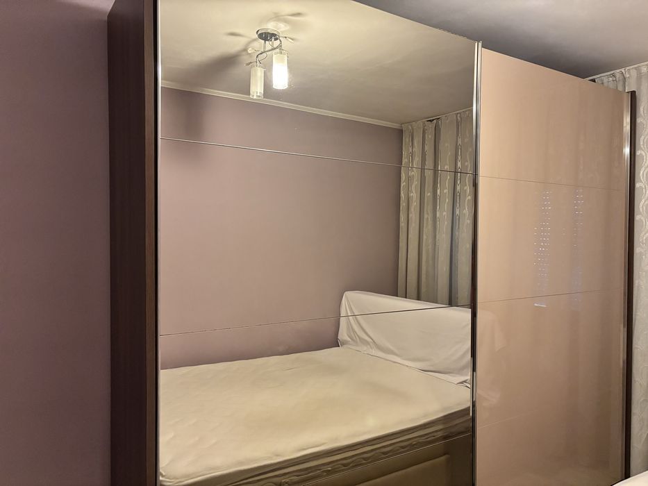 Vând dulap și comodă- ridicare și demontare personală