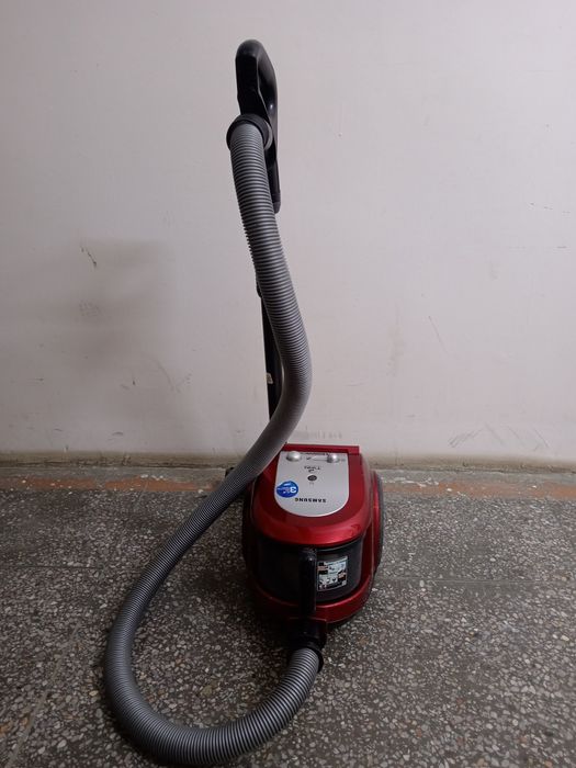 Продаётся пылесос SAMSUNG