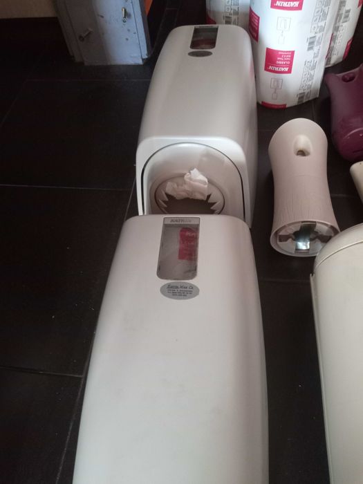 Диспансер за сапун и за Хартия