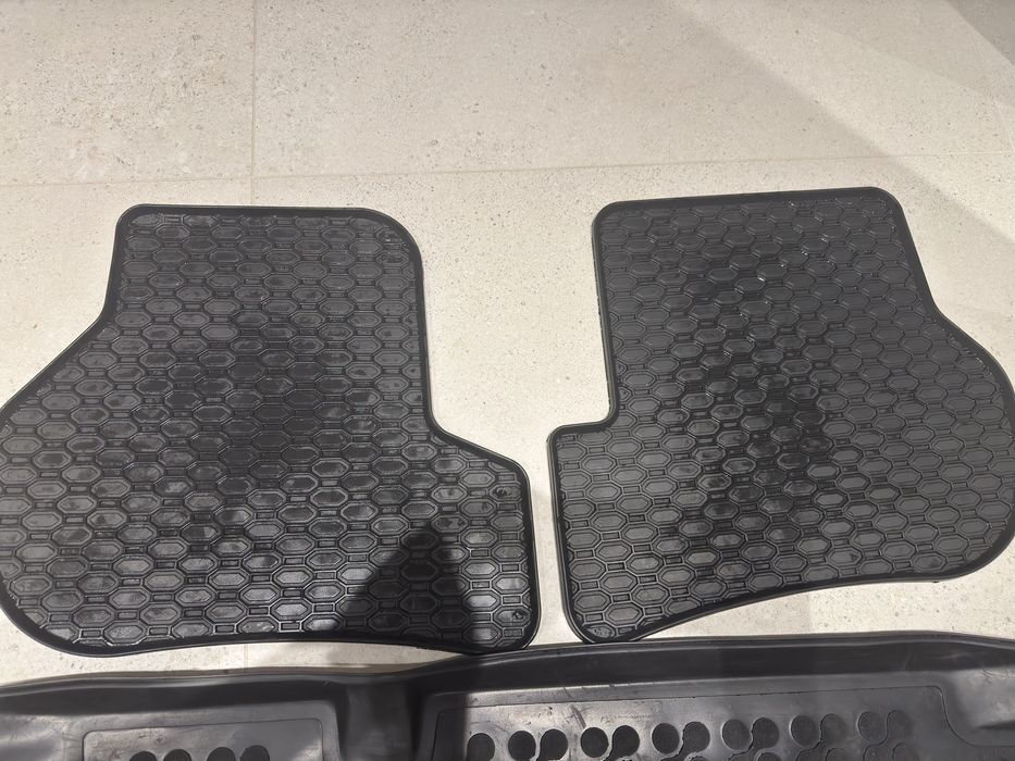 Оригинални предни стелки за голф 5, задни стелки и стелка за багажник