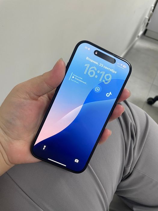 Продам Айфон 16