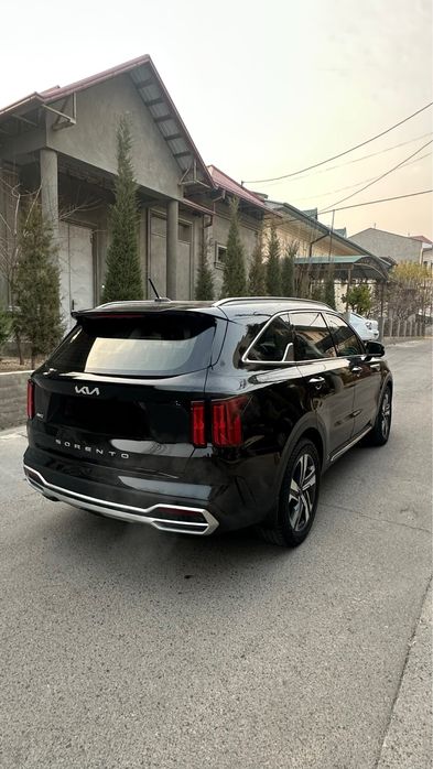 Kia sarento full pazitsiya sotiladi