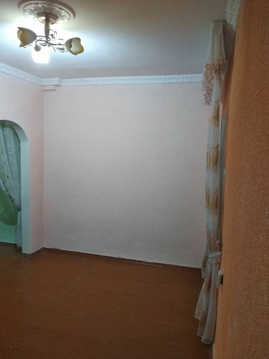 Ховли сотилади..