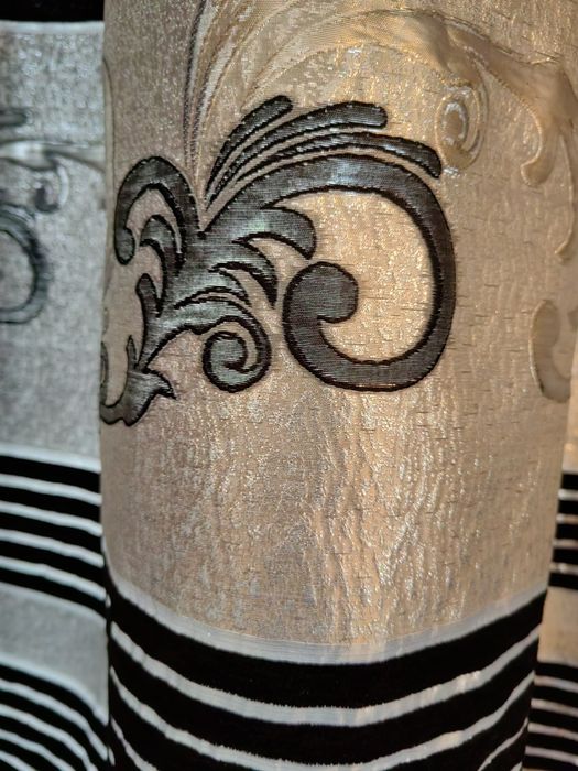 Сребристи завеси