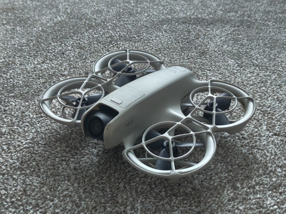 Dji neo fly more combo с чанта за съхранение