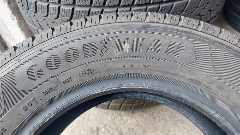 Гуми за Бус 215/65/16 C Goodyear Efficient Grip Cargo 4 броя