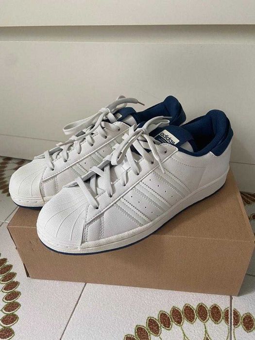 Дамски спортни обувки  ADIDAS SUPERSTAR  PARLEY размер  EU 38 2/3