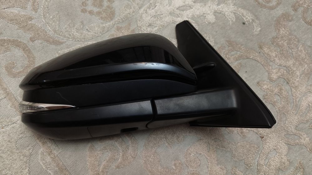 Боковое зеркало на Рав 4