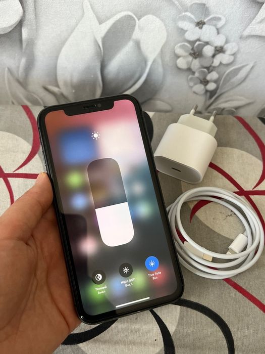 Айфон 11 64гб Iphone