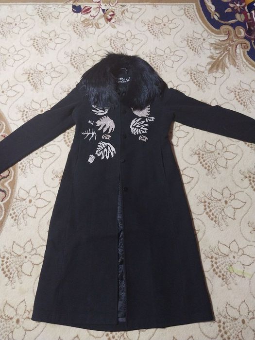 Палто чёрный модный фасон
