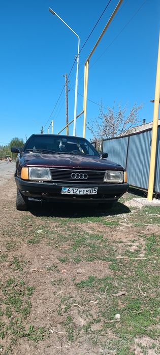 Машина Ауди 100 продается