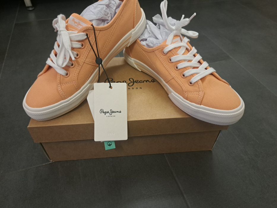 Оригинални спортни обувки Pepe Jeans
Гуменки Brady Basic W PLS31287 Оранжев




Гуменки Brady Basic W PLS31287 Оранжев