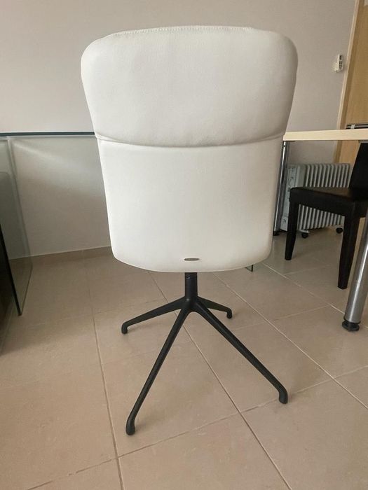 Scaun rotativ din piele naturala