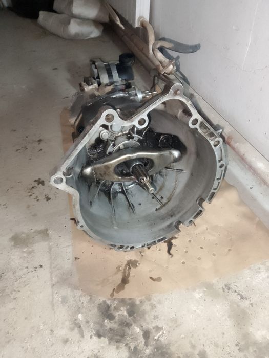 Продам КПП на Бмв Е 34 объём двигателя 2.0