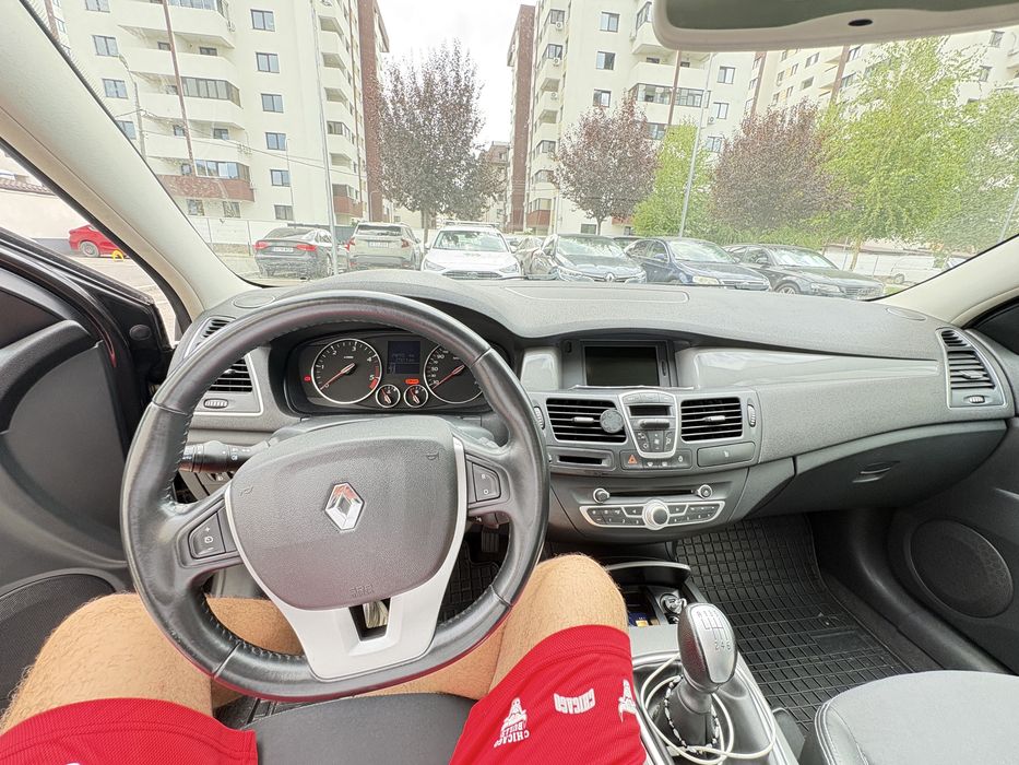 Vand renault laguna 3 . 1.5 dci 2011