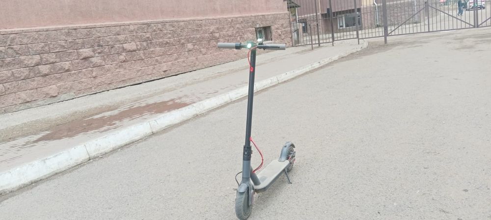 Продам электросамокат