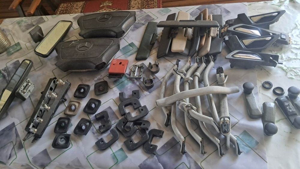 Мерс.124 консольи.