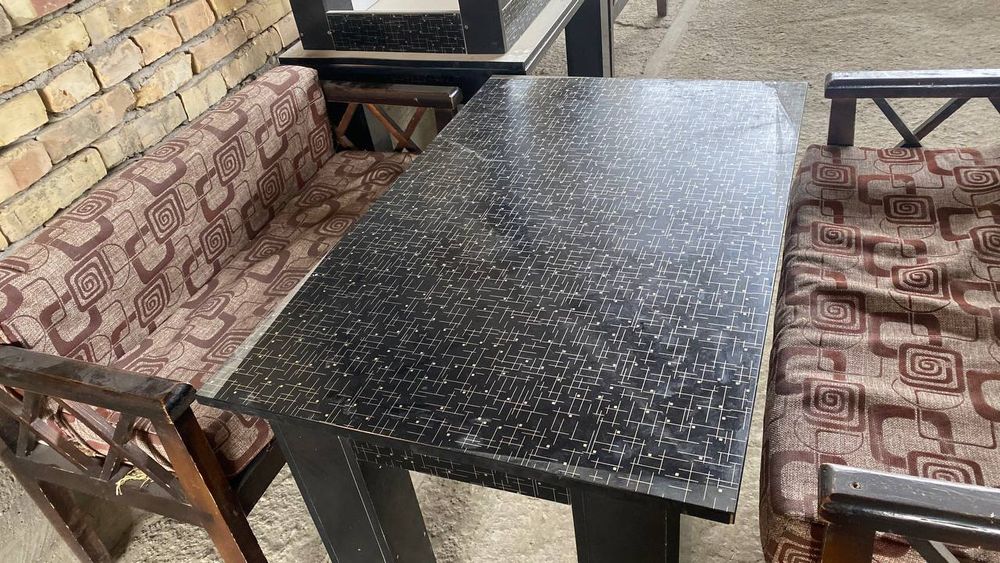 Stol stullar sotiladi