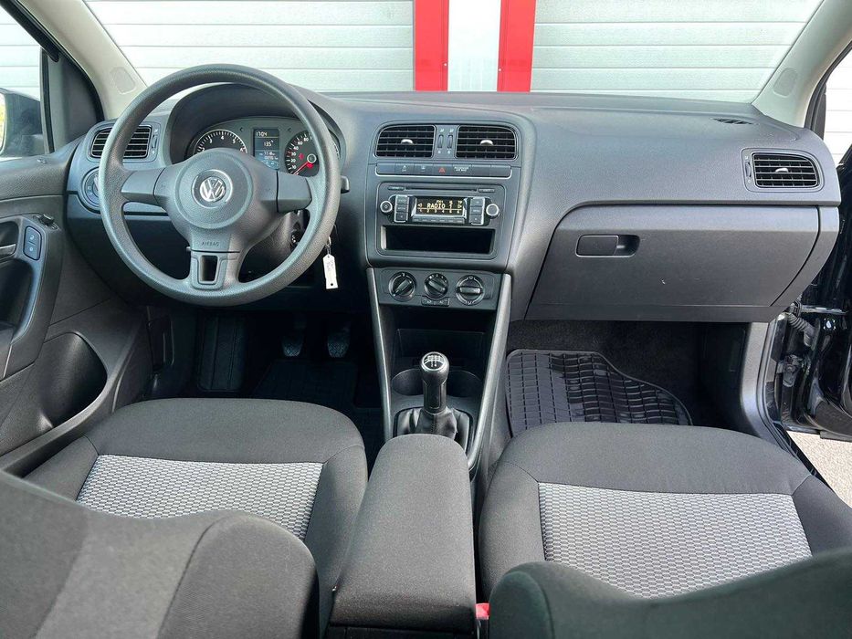 VW Polo 1.2I 2012 година