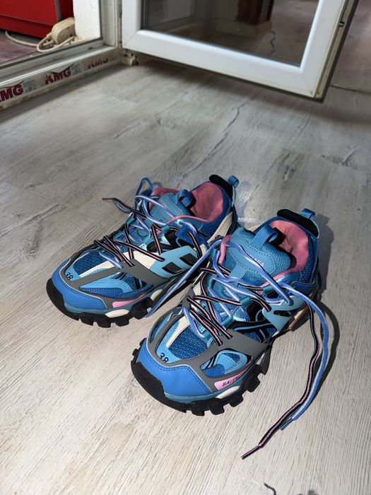 Balenciaga track