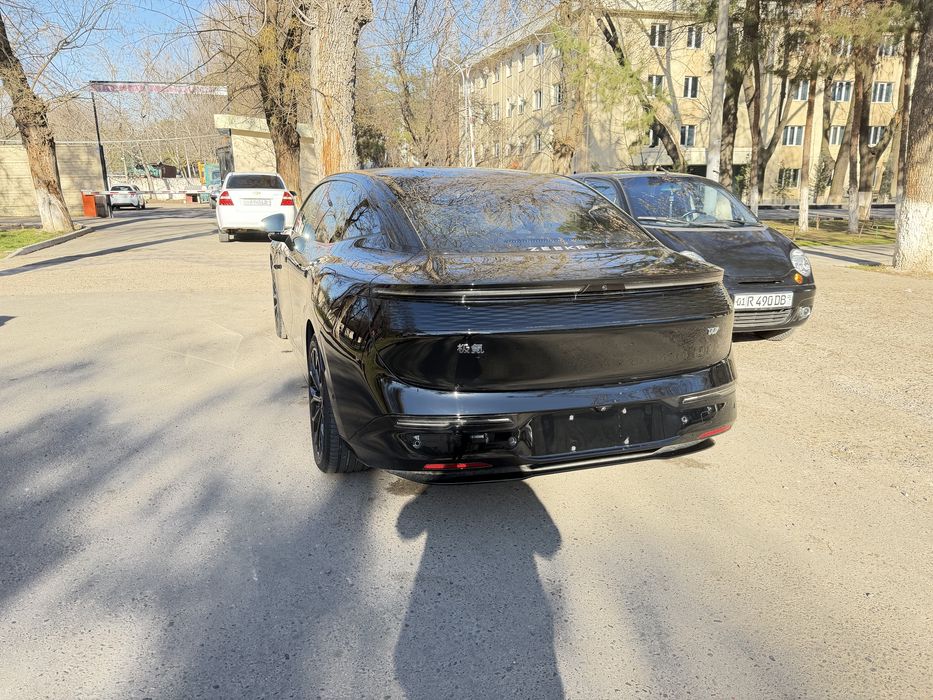 Zeekr 007. Qora Natariuska Tayyor