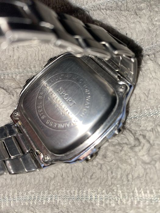 Продам наручные часы Б/У