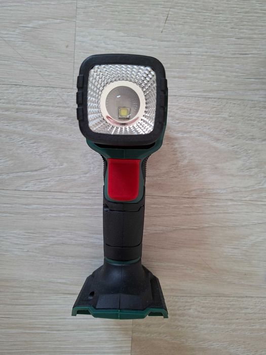 Lampa / Lanterna reincarcabila de mana cu LED pe acumulator / baterie 20 V Parkside PLHLA 20-Li A1