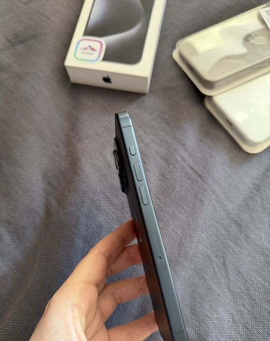 Продам айфон 15 про