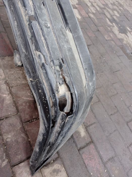 Передний бампер БМВ Е38