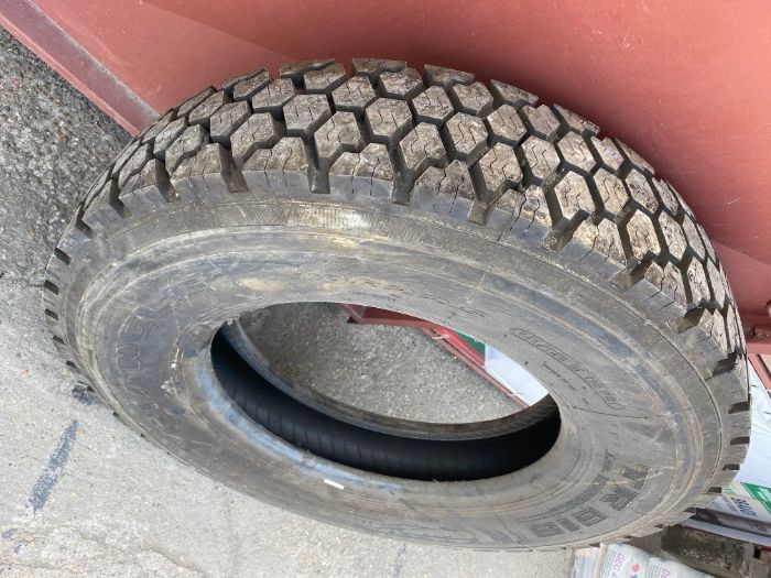 външна гума.Чисто нова.