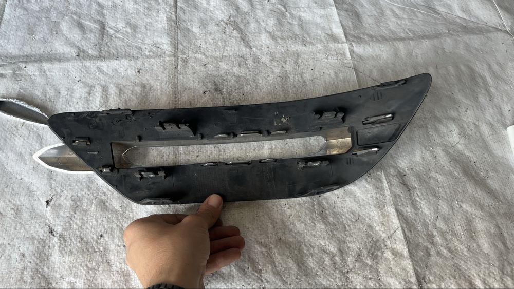 Лява решетка за предна броня Mercedes C W204
