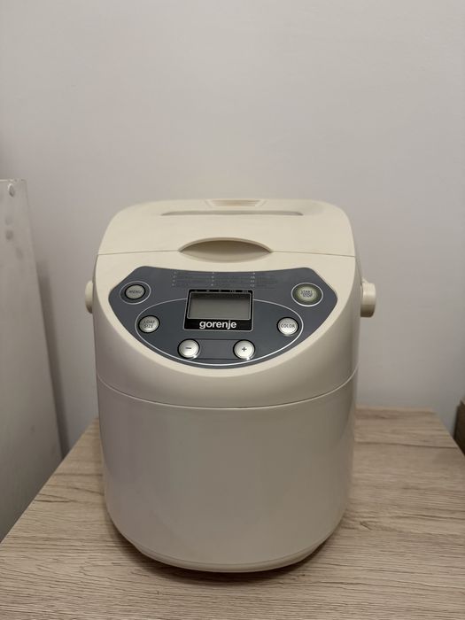 Mașină de făcut pâine Gorenje BM 900W