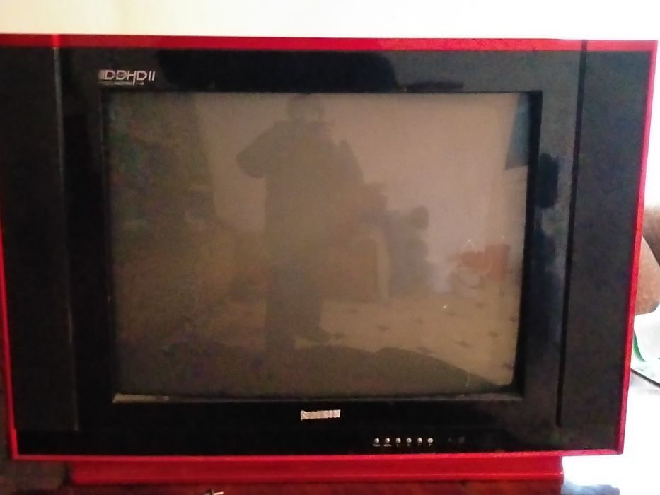 Телевизор Samsung с пултами