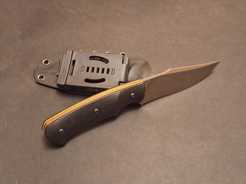 Ловен нож-стомана D2 (ръчна изработка)