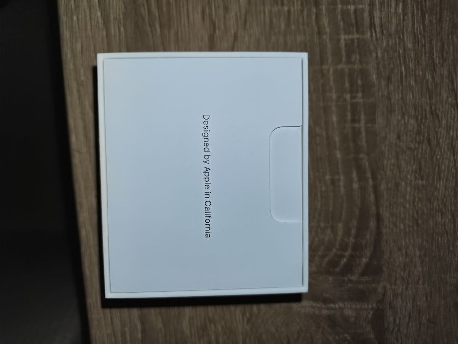 - AirPods Pro 3 -