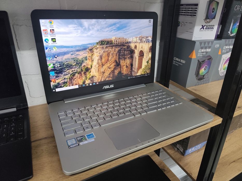 Ноутбук ASUS для работы и игр