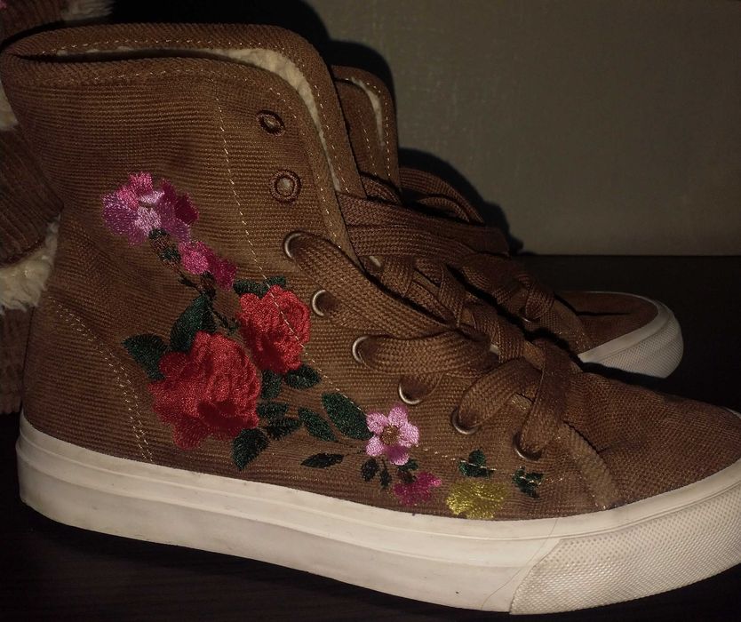 Детска раничка и кецове Zara