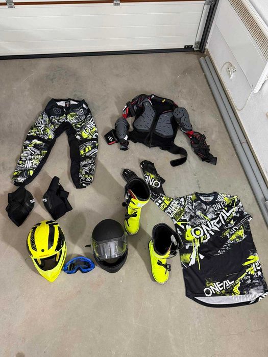 Пълен мотокрос / ендуро комплект O’Neal - каски, ботуши, защита